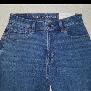 American Eagle Women's NWT 2 Long High Rise Stretch Mom Jean in Medium Wash